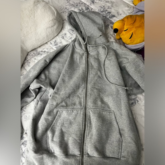 Tops - BRANDY MELVILLE OVERSIZED HOODIE
